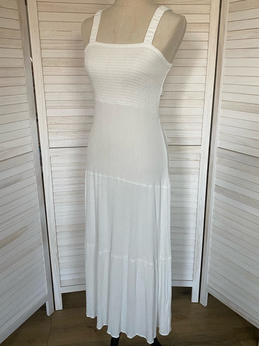 Jolie & Joy White Smocked Bodice Maxi Dress with Cut Out Back SZ L Resortwear - Picture 11 of 15